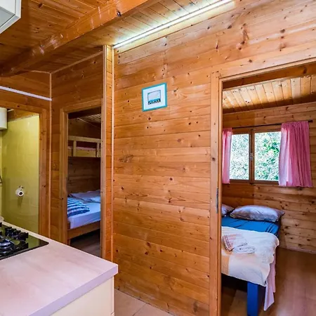 Holiday home Amazing In With Kitchen Mali Iz