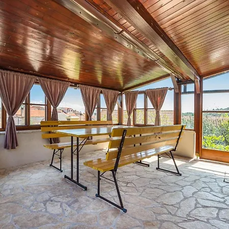 Amazing In With Kitchen Holiday home Mali Iz