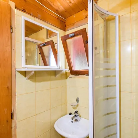 Amazing In With Kitchen Holiday home Mali Iz